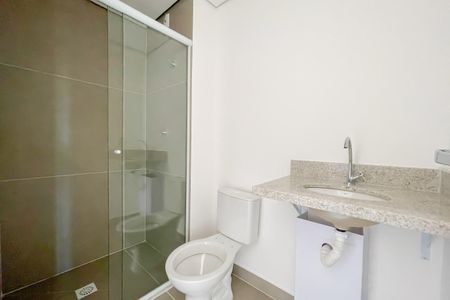 Banheiro de kitnet/studio para alugar com 1 quarto, 22m² em Vila Osasco, Osasco