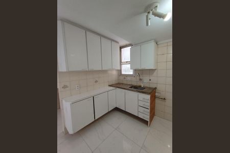 Cozinha de apartamento à venda com 2 quartos, 60m² em Vila Paulista, São Paulo
