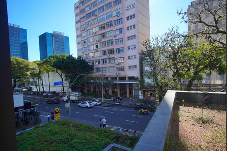 Vista de kitnet/studio para alugar com 1 quarto, 69m² em Auxiliadora, Porto Alegre