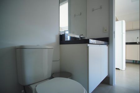 Banheiro de kitnet/studio para alugar com 1 quarto, 69m² em Auxiliadora, Porto Alegre
