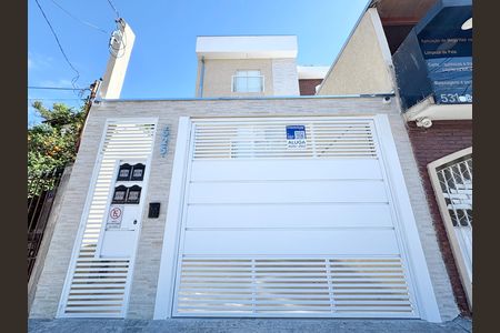 Fachada de casa de condomínio para alugar com 2 quartos, 80m² em Jardim Mangalot, São Paulo