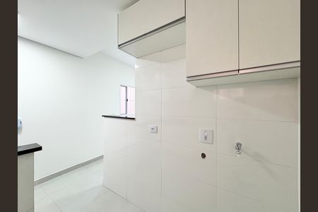Cozinha e Área de Serviço de casa de condomínio para alugar com 2 quartos, 80m² em Jardim Mangalot, São Paulo