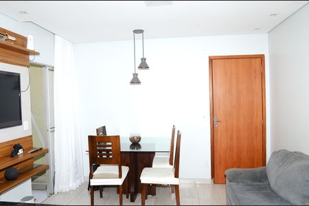 Sala de apartamento à venda com 2 quartos, 47m² em Pousada Santo Antonio, Belo Horizonte