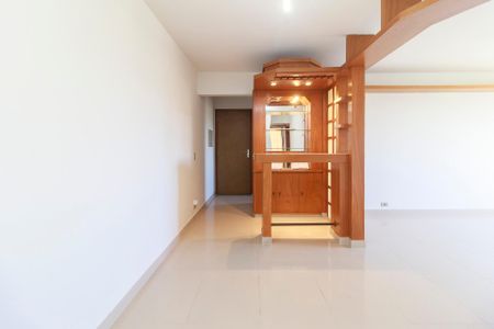 Apartamento à venda com 85m², 2 quartos e 1 vaga Apartamento à venda com 85m², 2 quartos e 1 vagaSala