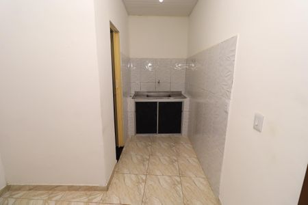 Casa para alugar com 60m², 1 quarto e sem vaga