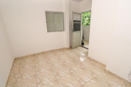 Casa para alugar com 60m², 1 quarto e sem vaga
