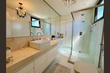 Apartamento à venda com 166m², 3 quartos e 4 vagas Apartamento à venda com 166m², 3 quartos e 4 vagasBanheiro