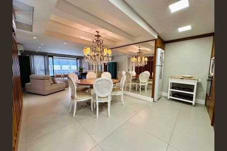 Apartamento à venda com 166m², 3 quartos e 4 vagas Apartamento à venda com 166m², 3 quartos e 4 vagasSala