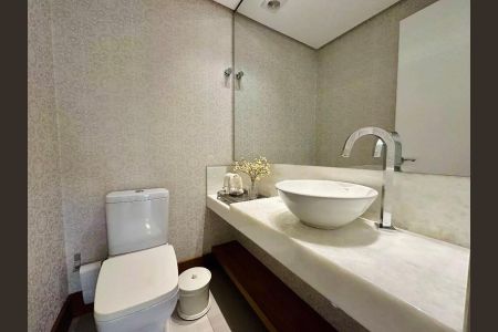 Apartamento à venda com 166m², 3 quartos e 4 vagas Apartamento à venda com 166m², 3 quartos e 4 vagasBanheiro