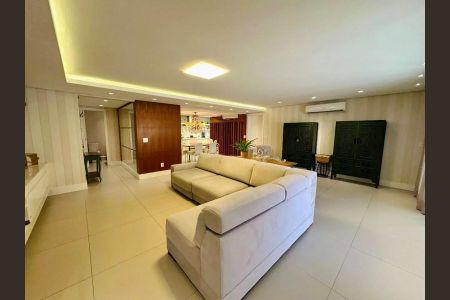 Apartamento à venda com 166m², 3 quartos e 4 vagas Apartamento à venda com 166m², 3 quartos e 4 vagasSala