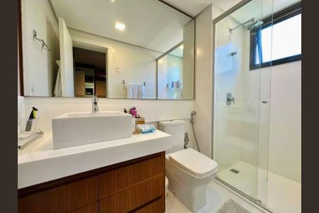 Apartamento à venda com 166m², 3 quartos e 4 vagas Apartamento à venda com 166m², 3 quartos e 4 vagasBanheiro