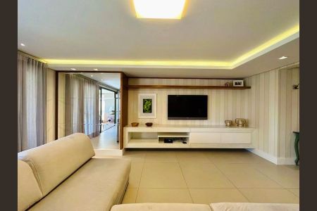 Apartamento à venda com 166m², 3 quartos e 4 vagas Apartamento à venda com 166m², 3 quartos e 4 vagasSala