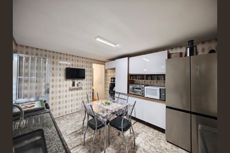 Casa à venda com 87m², 2 quartos e 3 vagas Casa à venda com 87m², 2 quartos e 3 vagasCozinha