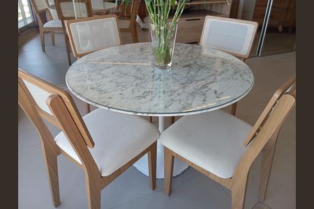 Studio para alugar com 42m², 1 quarto e sem vaga Studio para alugar com 42m², 1 quarto e sem vagamesa de jantar
