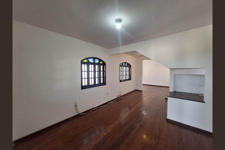 Casa para alugar com 400m², 6 quartos e 2 vagasSala