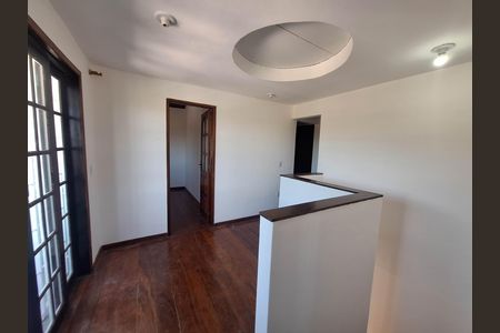 Casa para alugar com 400m², 6 quartos e 2 vagasCorredor