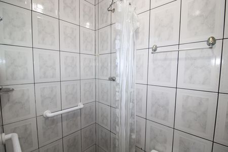Banheiro de casa para alugar com 1 quarto, 100m² em Vila Prado, São Paulo