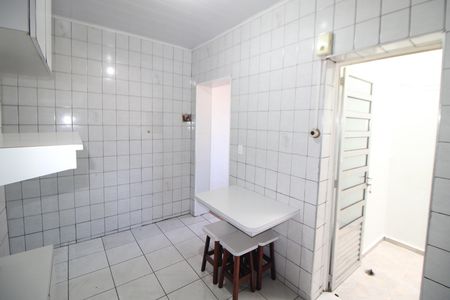 Cozinha de casa para alugar com 1 quarto, 100m² em Vila Prado, São Paulo