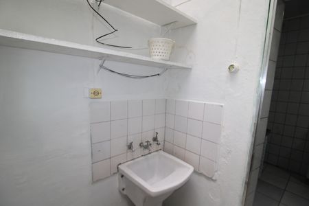 Área de Serviço de casa para alugar com 1 quarto, 100m² em Vila Prado, São Paulo