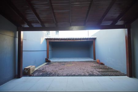 Casa para alugar com 100m², 2 quartos e 1 vagaQuintal
