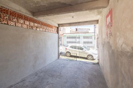 Garagem de casa à venda com 3 quartos, 250m² em Metalúrgicos, Osasco