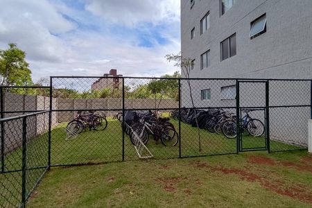 Bicicletário de apartamento para alugar com 2 quartos, 42m² em Parque Bristol, São Paulo
