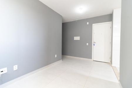 Sala de apartamento para alugar com 2 quartos, 42m² em Parque Bristol, São Paulo