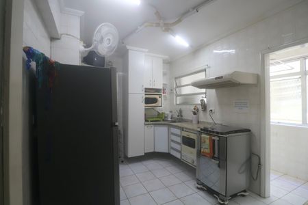 Apartamento para alugar com 90m², 2 quartos e 2 vagas Apartamento para alugar com 90m², 2 quartos e 2 vagasCozinha