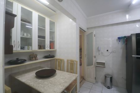 Apartamento para alugar com 90m², 2 quartos e 2 vagas Apartamento para alugar com 90m², 2 quartos e 2 vagasCozinha
