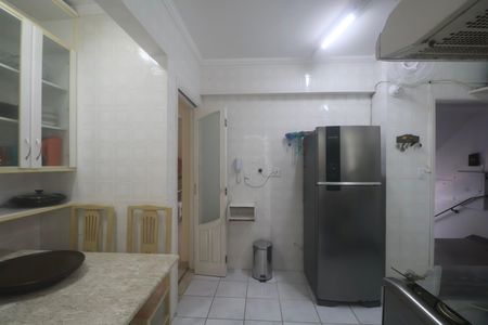 Apartamento para alugar com 90m², 2 quartos e 2 vagas Apartamento para alugar com 90m², 2 quartos e 2 vagasCozinha