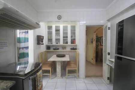 Apartamento para alugar com 90m², 2 quartos e 2 vagas Apartamento para alugar com 90m², 2 quartos e 2 vagasCozinha