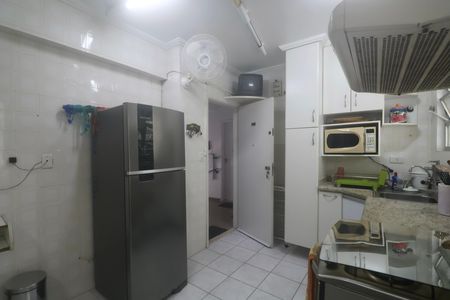 Apartamento para alugar com 90m², 2 quartos e 2 vagas Apartamento para alugar com 90m², 2 quartos e 2 vagasCozinha