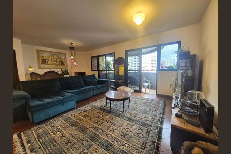 Sala de TV de apartamento para alugar com 3 quartos, 140m² em Morumbi, São Paulo