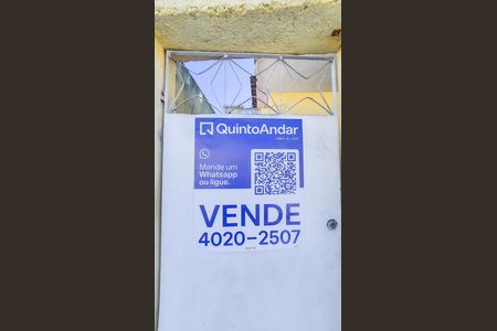 Casa à venda com 136m², 2 quartos e sem vaga Casa à venda com 136m², 2 quartos e sem vagaAdesivo Grande