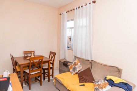 Casa à venda com 136m², 2 quartos e sem vaga Casa à venda com 136m², 2 quartos e sem vagaSala