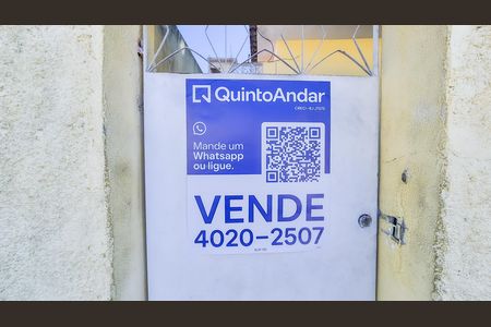 Casa à venda com 136m², 2 quartos e sem vaga Casa à venda com 136m², 2 quartos e sem vagaAdesivo Grande