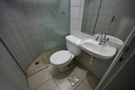 Banheiro social de apartamento para alugar com 2 quartos, 62m² em Setor Bueno, Goiânia