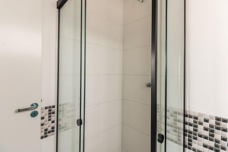 Banheiro de kitnet/studio para alugar com 1 quarto, 36m² em Chácara Seis de Outubro, São Paulo
