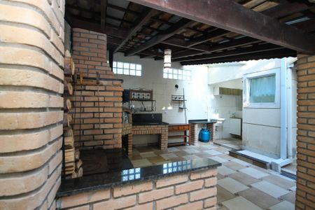 Casa de condomínio para alugar com 110m², 3 quartos e 2 vagas Casa de condomínio para alugar com 110m², 3 quartos e 2 vagasQuintal/ Churrasqueira