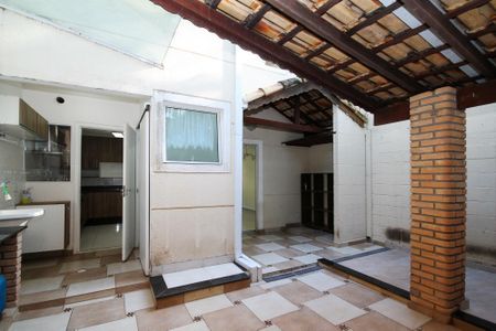 Casa de condomínio para alugar com 110m², 3 quartos e 2 vagas Casa de condomínio para alugar com 110m², 3 quartos e 2 vagasQuintal/ Churrasqueira