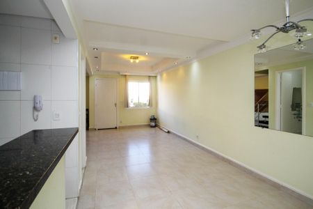 Casa de condomínio para alugar com 110m², 3 quartos e 2 vagas Casa de condomínio para alugar com 110m², 3 quartos e 2 vagasSala de Estar