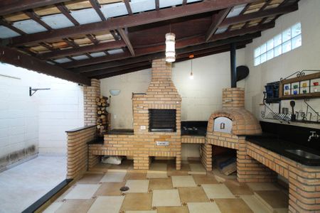 Casa de condomínio para alugar com 110m², 3 quartos e 2 vagas Casa de condomínio para alugar com 110m², 3 quartos e 2 vagasQuintal/ Churrasqueira