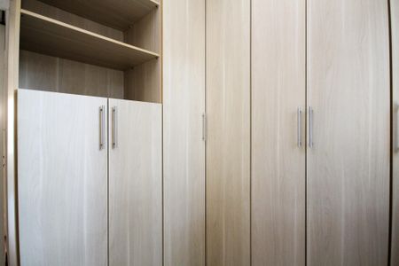 Casa de condomínio para alugar com 110m², 3 quartos e 2 vagas Casa de condomínio para alugar com 110m², 3 quartos e 2 vagasCloset Suíte