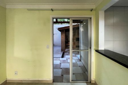 Casa de condomínio para alugar com 110m², 3 quartos e 2 vagas Casa de condomínio para alugar com 110m², 3 quartos e 2 vagasVaranda Sala de Estar
