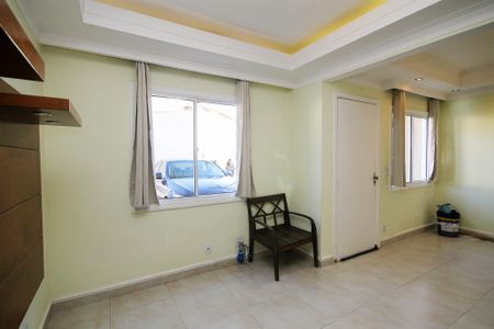 Casa de condomínio para alugar com 110m², 3 quartos e 2 vagas Casa de condomínio para alugar com 110m², 3 quartos e 2 vagasSala de TV