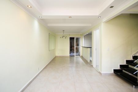 Casa de condomínio para alugar com 110m², 3 quartos e 2 vagas Casa de condomínio para alugar com 110m², 3 quartos e 2 vagasSala de Estar