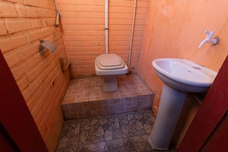 Casa para alugar com 240m², 6 quartos e 2 vagas Casa para alugar com 240m², 6 quartos e 2 vagasBanheiro de serviço