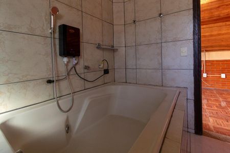 Casa para alugar com 240m², 6 quartos e 2 vagas Casa para alugar com 240m², 6 quartos e 2 vagasDetalhe do banheiro