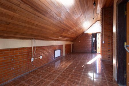 Casa para alugar com 240m², 6 quartos e 2 vagas Casa para alugar com 240m², 6 quartos e 2 vagasQuarto 5 suite