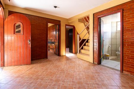 Casa para alugar com 240m², 6 quartos e 2 vagas Casa para alugar com 240m², 6 quartos e 2 vagasSala